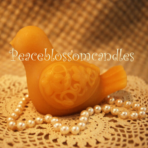 Beeswax Dove Candle